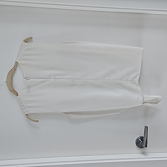 Aritzia Babaton Hopkins White Sleeveless Tank Blouse Medium - Picture 4 of 8